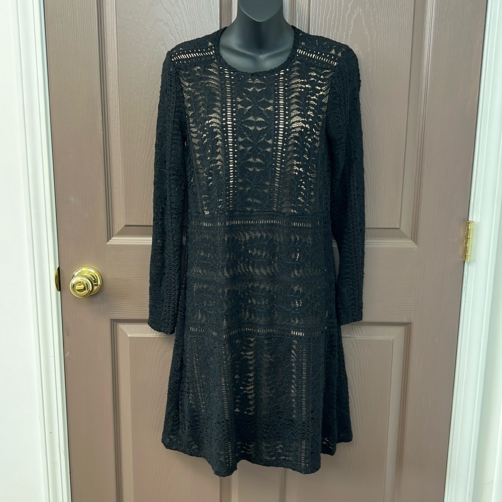 BCBGMaxAzria Black Lace Long Sleeve Chic Dress Overlay Loose fitting Size XXS